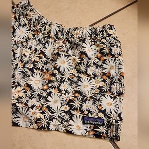 Patagonia 2.5" Floral Shorts Baggies Womens Small Quick Dry Outdoor